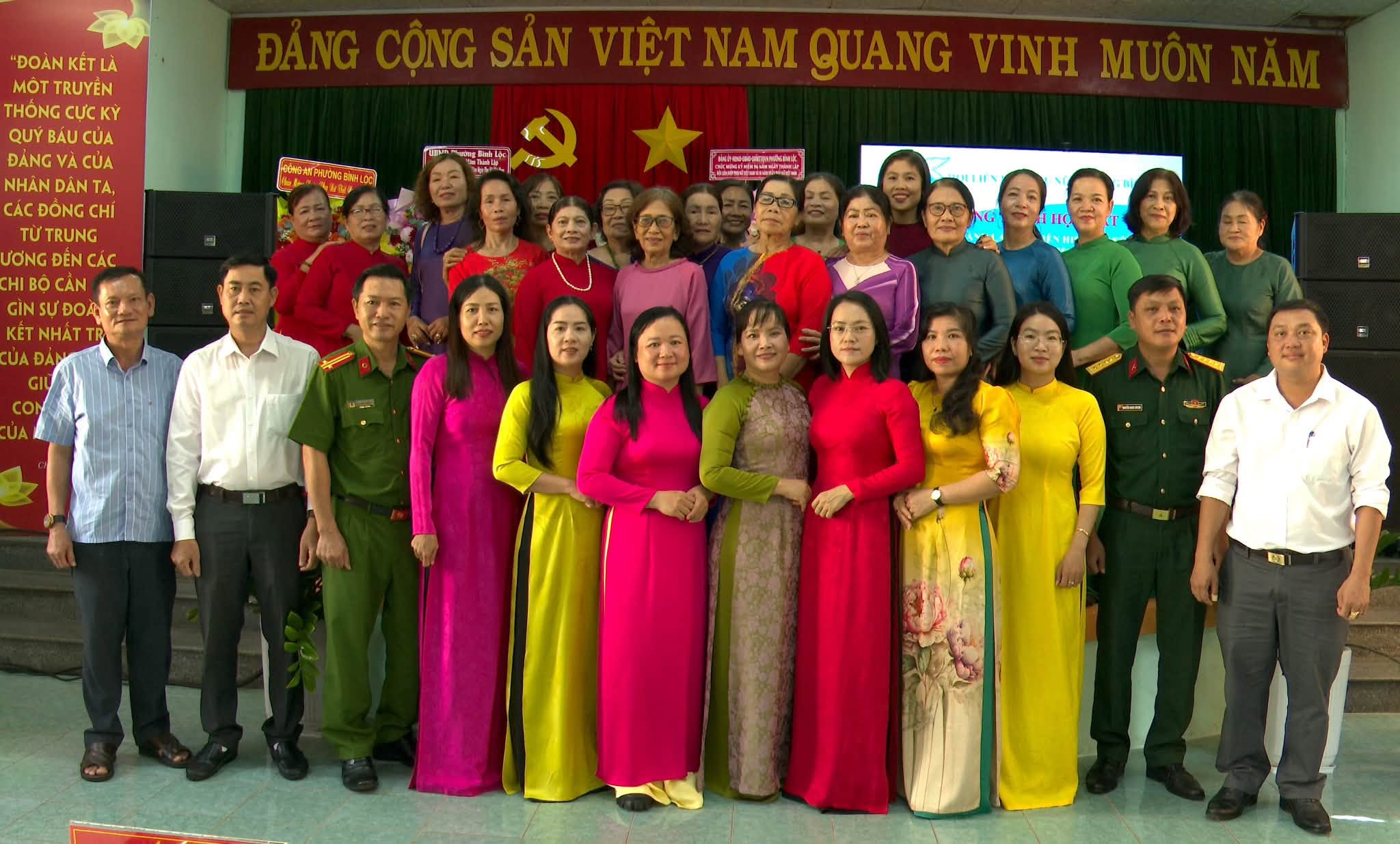 Phường Bình Lộc họp mặt kỷ niệm 96 năm ngày thành lập Hội LHPN Việt Nam và 16 năm ngày phụ nữ Việt Nam